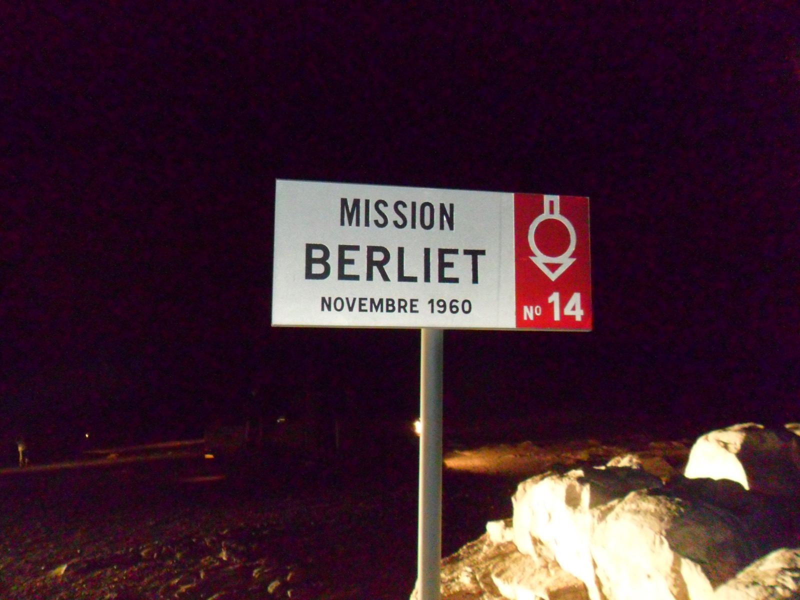 Balise Berliet no. 14, 'Mission Berliet — Novembre 1960', one of the 22 marker posts set across the Ténéré on the return leg; this one was re-erected to the original pattern in April 2005.