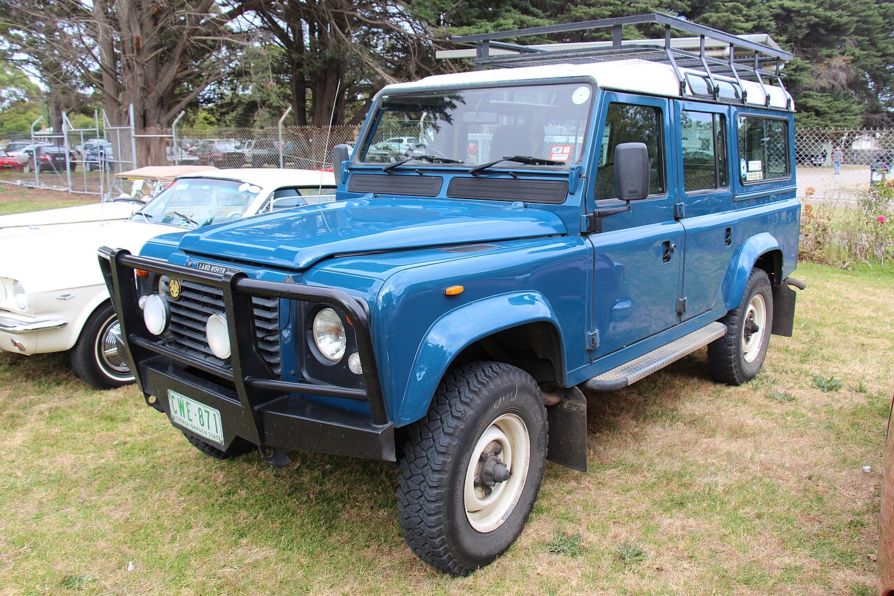 1986 Land Rover One Ten Station Wagon — the coil-sprung One Ten wore no Defender badge until 1990