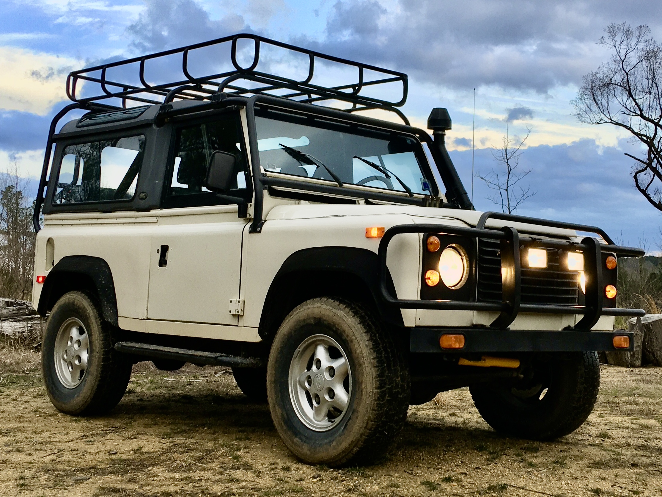 NAS Defender 90 — A NAS Defender 90 soft top — the reference for this model; linked only.
