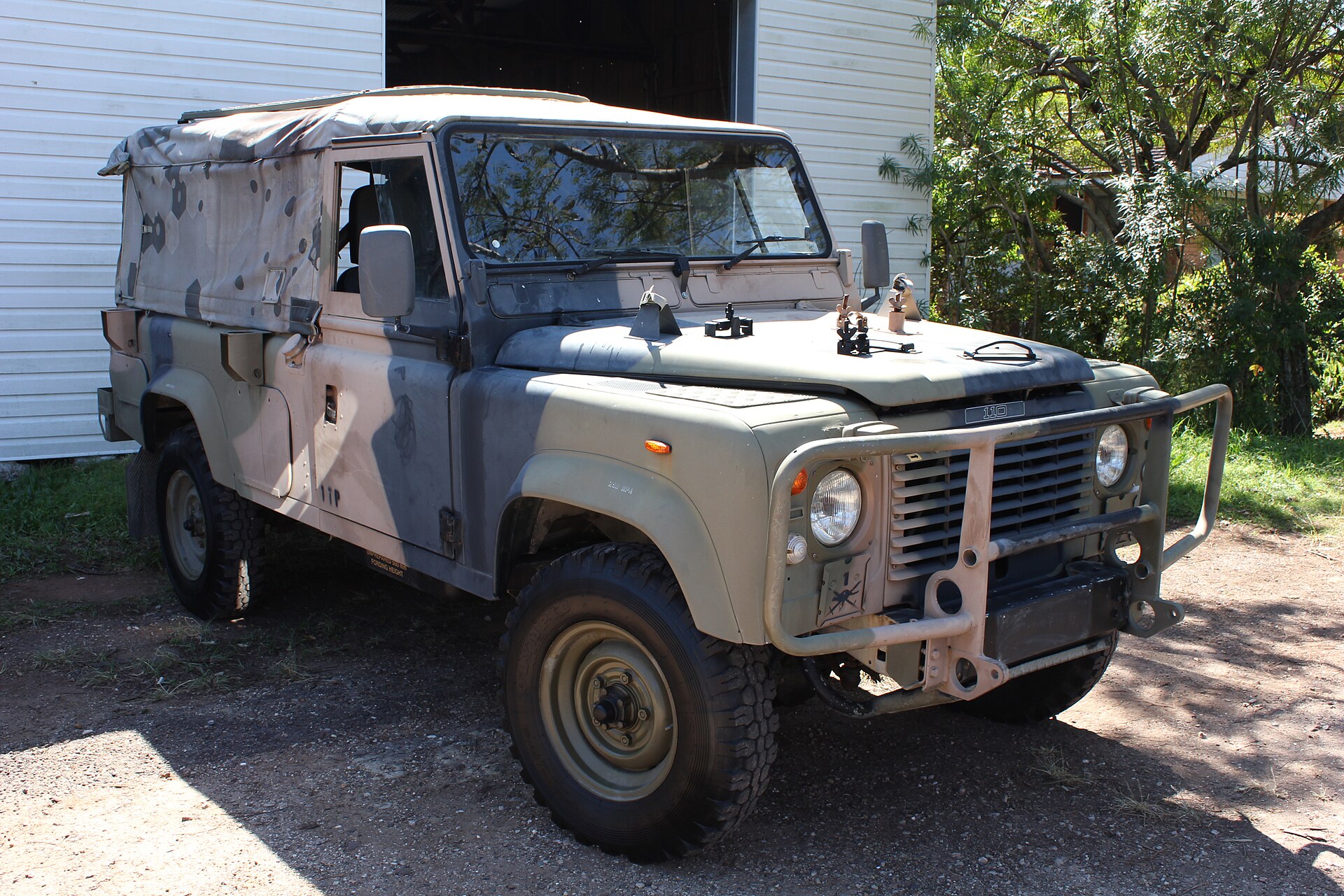 Perentie 4×4 — 1989 Land Rover Perentie 110 in weathered Auscam disruptive-pattern camouflage