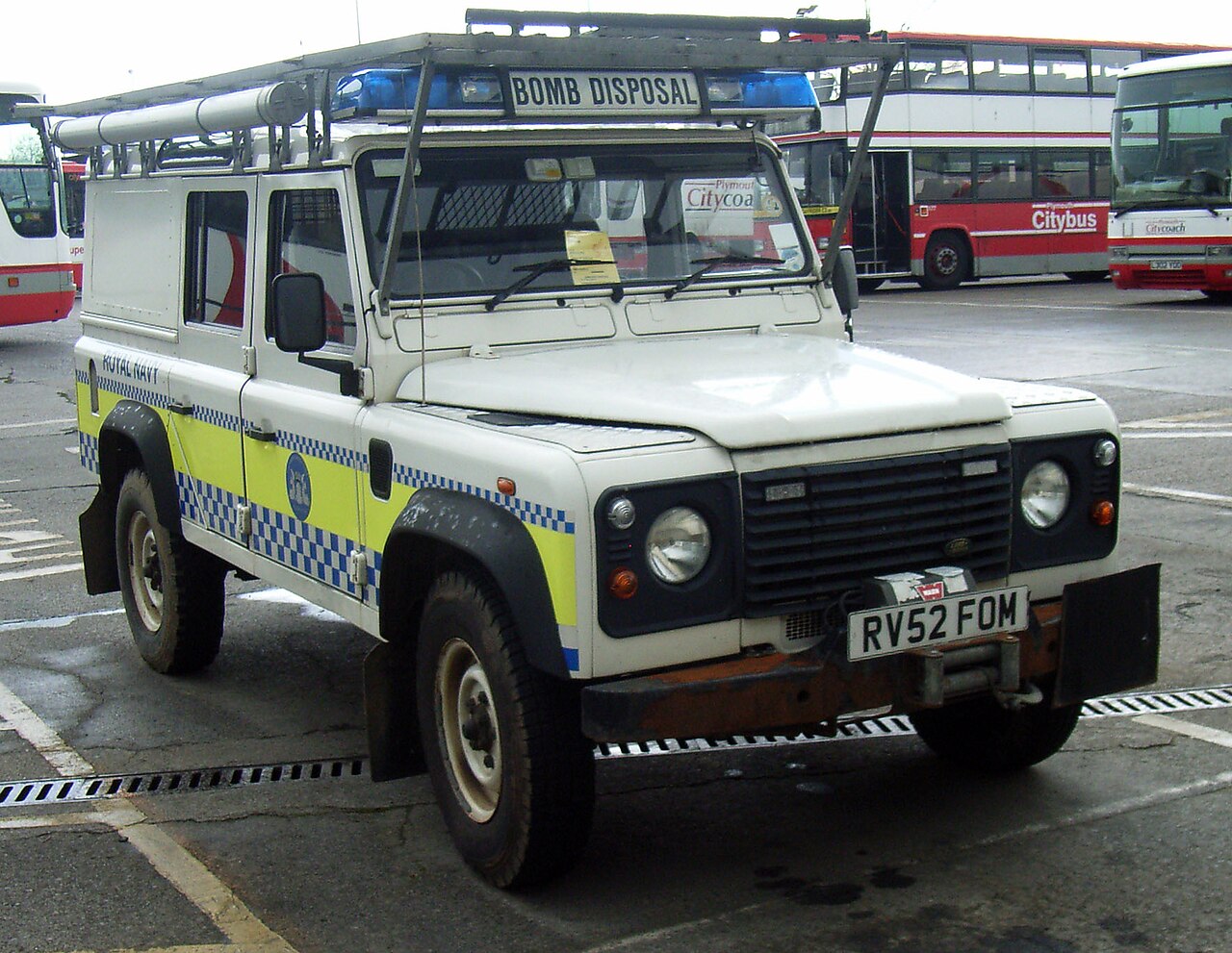 Royal Navy EOD — Royal Navy Bomb Disposal Land Rover Defender 110, RV52 FOM, at Plymouth Milehouse depot, April 2008