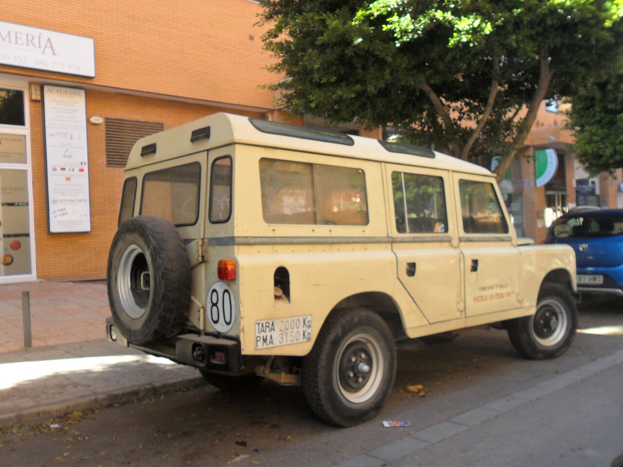 Santana Cazorla 6 — The same Cazorla from the rear, showing the long-wheelbase station wagon body